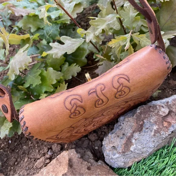 Vintage Handcrafted Floral Leather Bag/Crossbody - Picture 7 of 13